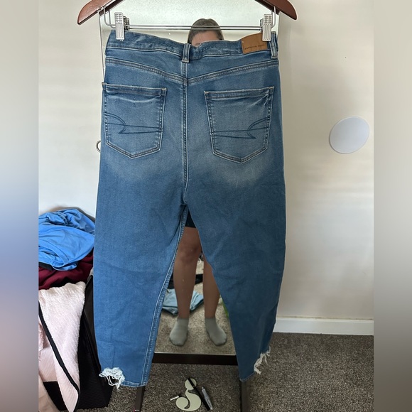 American Eagle soft knit mom jean - Picture 2 of 4